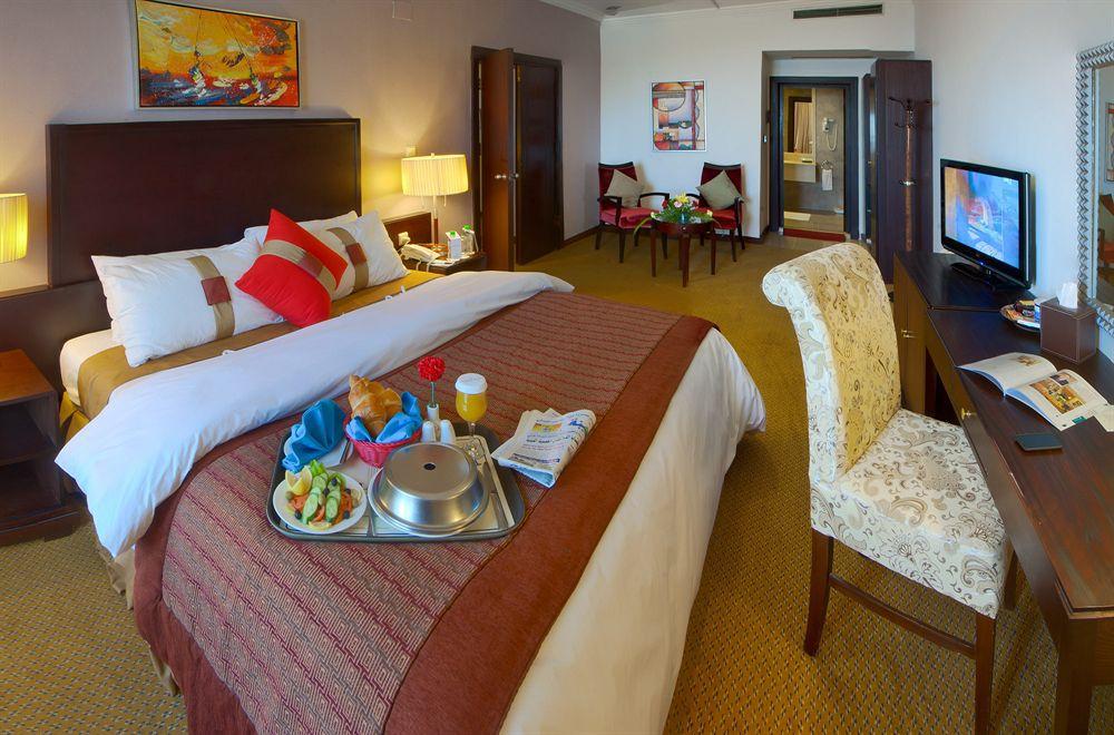 Golden Tulip Qaser Al Baha Exterior photo